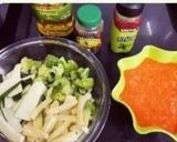 A picture of step 2 of Broccoli BABY CORN ZUCCHINI IN RED CAPSICUM (Bellpeppers)GRAVY.