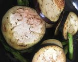 Foto del paso 5 de la receta: Berenjena 🍆 con espárragos y queso cotagge