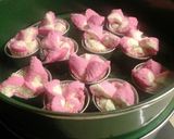 Foto langkah ke 4 dari resep Bolu kukus pink ketawa.
