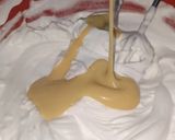 A picture of step 3 of Oreo ice cream.