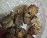 Foto langkah ke 1 dari resep Ikan Asin Jambal Roti Tumis Tomat Ijo.