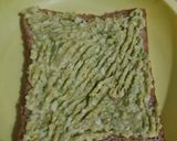 Foto langkah ke 3 dari resep Egg Avocado Toast.