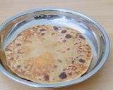 A picture of step 7 of Leftover Vermicelli Paratha.