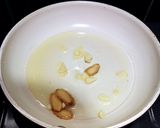 Foto langkah ke 2 dari resep Udang Pakcoy Asam Manis Pedas.