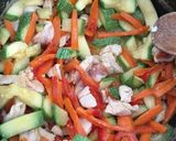 Foto del paso 2 de la receta: Verdura salteada con Pollo y Arroz🥕🥦🍲