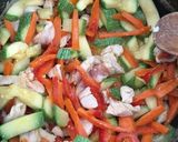 Foto del paso 2 de la receta: Verdura salteada con Pollo y Arroz🥕🥦🍲