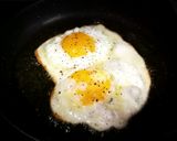 Foto del paso 1 de la receta Queso fresco granulado con huevos fritos