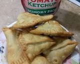 A picture of step 5 of Aalu k Samosay in 3 different Shape.