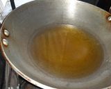 A picture of step 4 of Aloo puri.