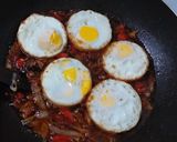Foto langkah ke 3 dari resep Telur Ceplok Saus Inggris.