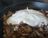 Foto del paso 4 de la receta: 🍄🍄Pasta de colores con fiambre de pavo y champiñones
