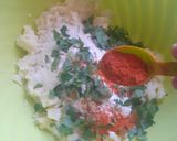 A picture of step 4 of Alu paratha.
