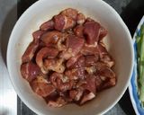 Hình bước làm 2 của món Miến xào ngũ sắc