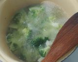 Brokkoli krémleves laktózmentesen recept fázis 1 fotója