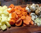 Foto del paso 1 de la receta: Plancheta - Carne y pollo a la criolla