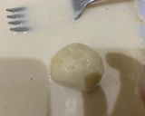Foto langkah ke 3 dari resep Bola Kentang isi Keju.