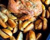 Une image de l'étape 2 de Poulet entier rôti et ses pommes de terre dorés.