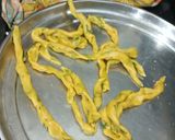 વણેલા ગાંઠિયા (Vanela Ganthiya Recipe In Gujarati) રેસીપી સ્ટેપ2ફોટો