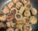 Foto del paso 2 de la receta: Albóndigas con champiñones y cebolla