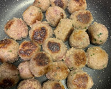 Foto del paso 2 de la receta: Albóndigas con champiñones y cebolla
