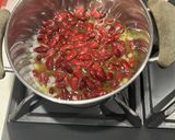 Foto del passaggio 2 della ricetta Salmone su crema di fagioli alla messicana
