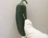 Foto del paso 3 de la receta: Ajíes Jalapeños rellenos fritos