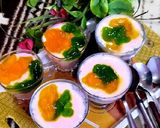 A picture of step 8 of Orange jello Strawberry trifle.
