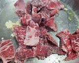 A picture of step 3 of 10-Minute Stir-Fried Beef with Green Peppers.