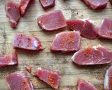 Foto del paso 2 de la receta: Solomillo de cerdo al Shichimi togarashi con mayonesa de wasabi