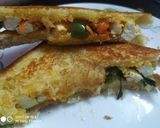 A picture of step 3 of Tawa paneer masala sandwich.