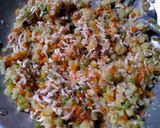 Foto langkah ke 3 dari resep Risol isi ragout ayam sayur (kulit risol lentur tanpa telur).
