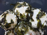 Bola-Bola Nasi Rumput Laut