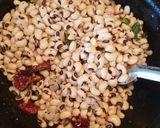A picture of step 4 of Karamani/ Black eyed peas Sundal.