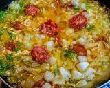 Foto del paso 1 de la receta: TORTILLA Española 🍲con Txistorra y Cebolla larga...!😜