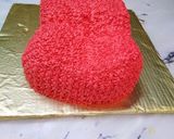 A picture of step 6 of 4&10pounds red car is ready to go pineapple cake.