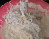 Foto langkah ke 2 dari resep Ayam tepung simpel enaak dan renyahnya awet.