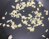 Foto del paso 1 de la receta: Hojaldre de espinacas, nata y queso parmesano fácil