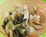 Hình bước làm 2 của món Thịt heo quay kho cải chua