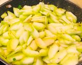 Hình bước làm 3 của món Lòng vịt xào bí xanh Bắc