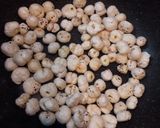 A picture of step 1 of Paneer makhana kheer.