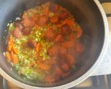 Foto del paso 3 de la receta: Guiso de invierno, con porotos de manteca y húngaras. 👨‍🍳