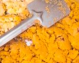 A picture of step 5 of Mango Kalakand.