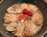 Magyaros sertésszelet serpenyős szaftban recept fázis 3 fotója