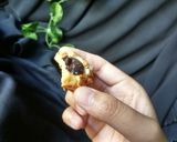 Foto langkah ke 8 dari resep Cashew Choco-Cheese Thumb Print.