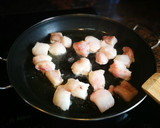 Foto del paso 4 de la receta: Paella con marisco y rape a la cúrcuma