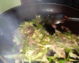 A picture of step 5 of Special Egg Chowmein.