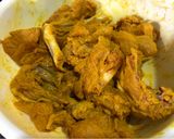 Gambar langkah 1 resipi Ayam Goreng Kunyit.