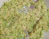 Foto del paso 1 de la receta Tostadas de aguacate con atún y fresco de cabra