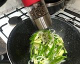 Foto del paso 3 de la receta: Rollitos de lomo rellenos de verdura y guarnición de ensalada campera