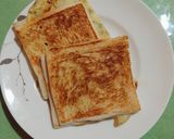 Foto langkah ke 5 dari resep Roti John Sandwich.